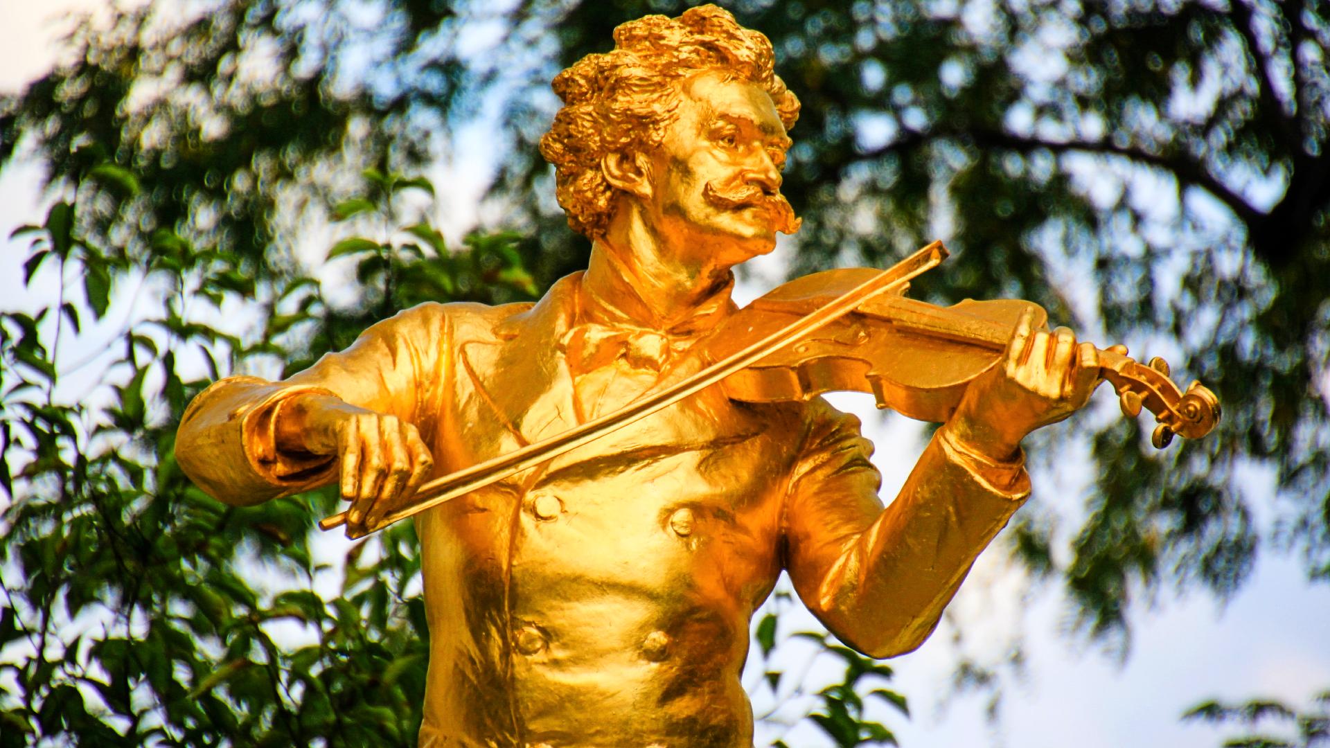 Estatua de Johann Strauss en Viena