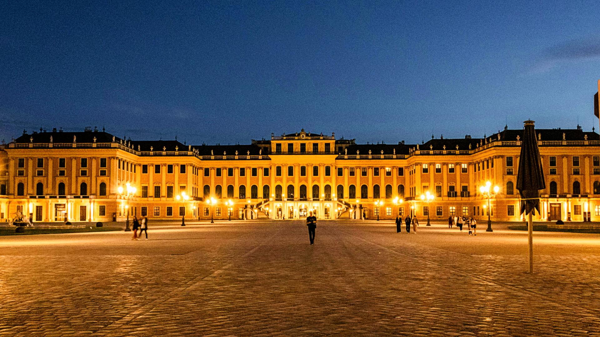 Palacio de Schönbrunn de noche