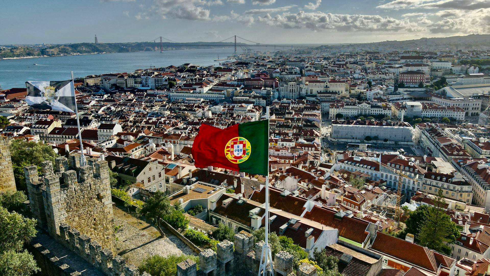 Vistas de la ciudad desde lo alto del castillo Vistas de la ciudad desde lo alto del castillo