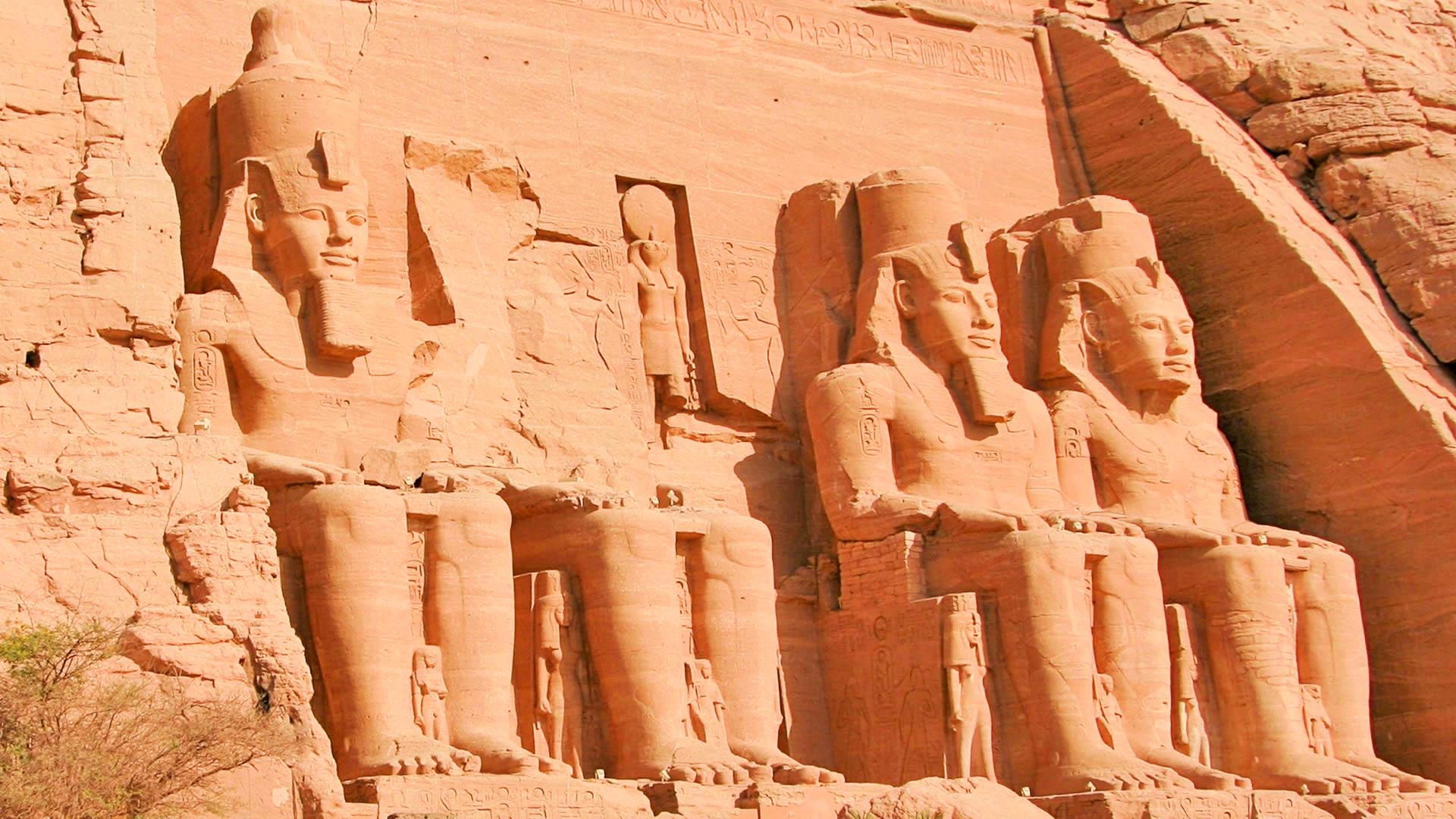 Fachada principal del Templo de Abu Simbel Fachada principal del Templo de Abu Simbel