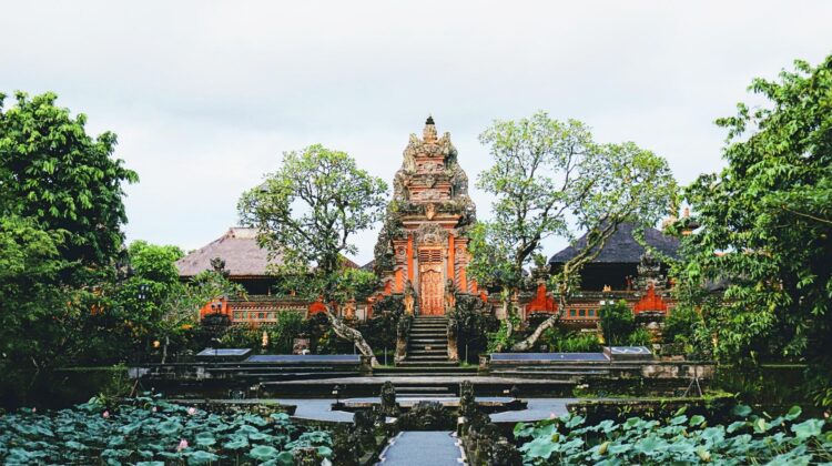Estanque del Templo Taman Saraswati en Ubud
