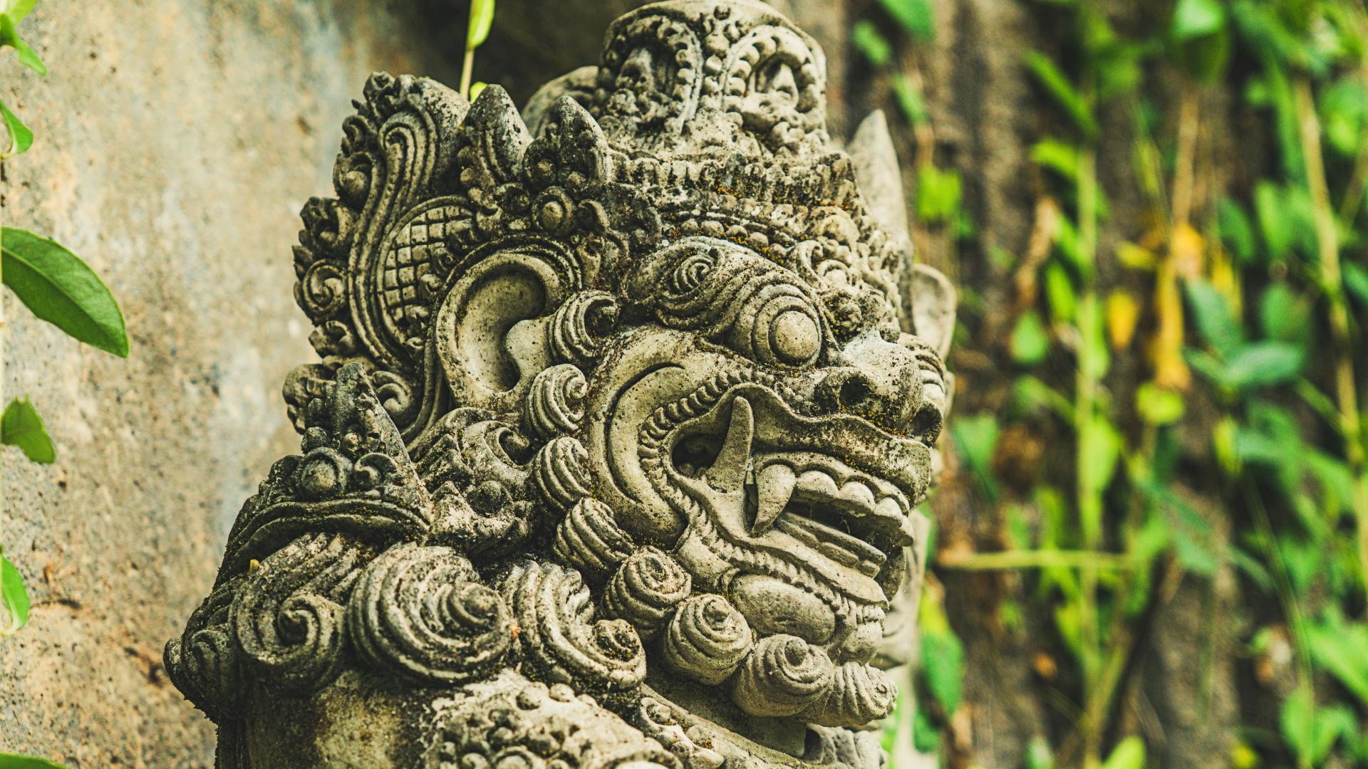 Escultura de un demonio balinés en Ubud Escultura de un demonio balinés en Ubud