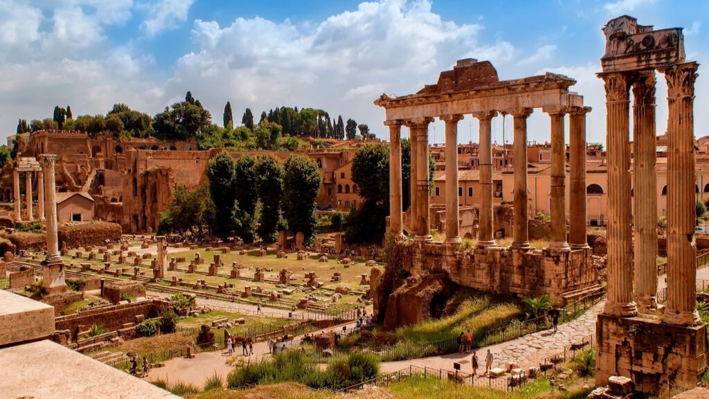 Foro Romano con el Monte Palatino al fondo