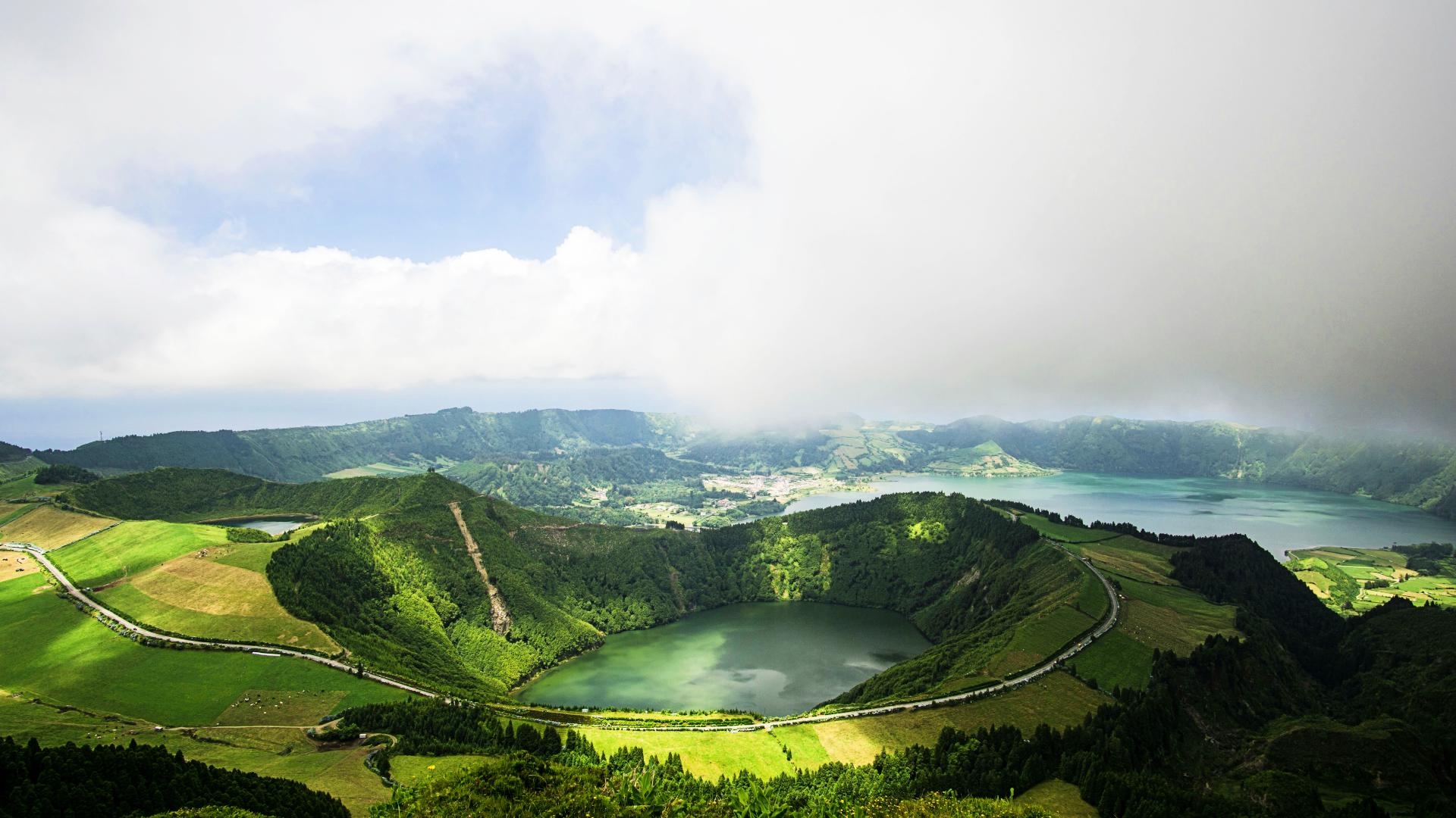 Conjunto de lagos de Rasa y de Santiago al este de la caldera de Sete Cidades Conjunto de lagos de Rasa y de Santiago al este de la caldera de Sete Cidades