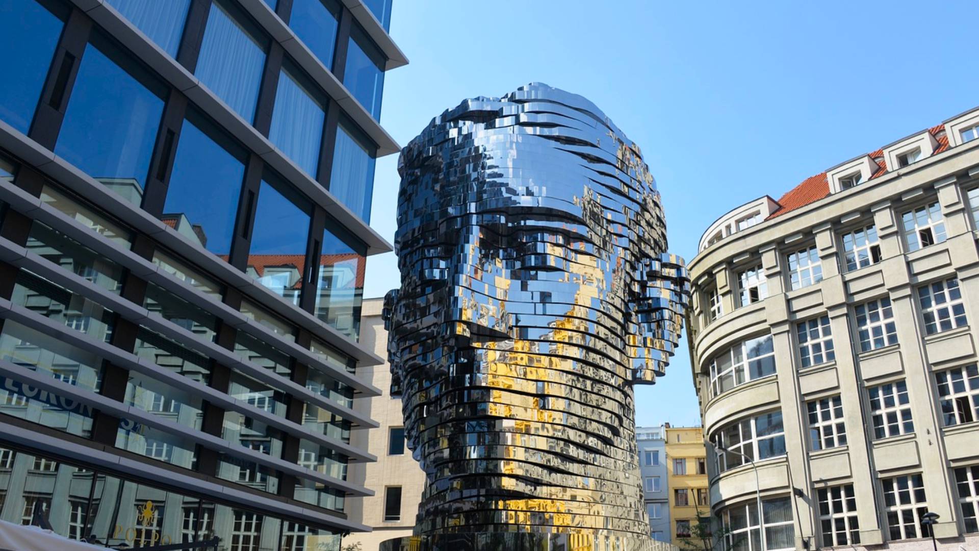 Estatua de Franz Kafka en Praga