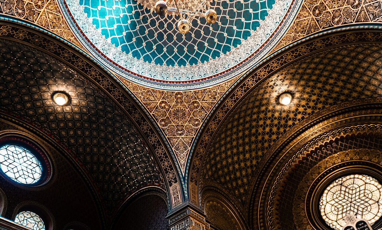 Interior de la sinagoga española