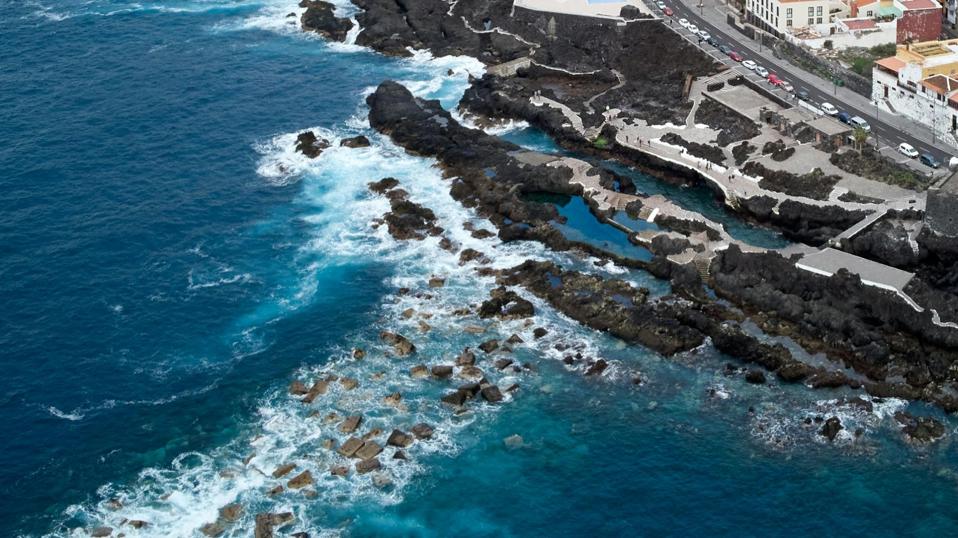 Vista aérea de las piscinas naturales El Caletón Vista aérea de las piscinas naturales El Caletón