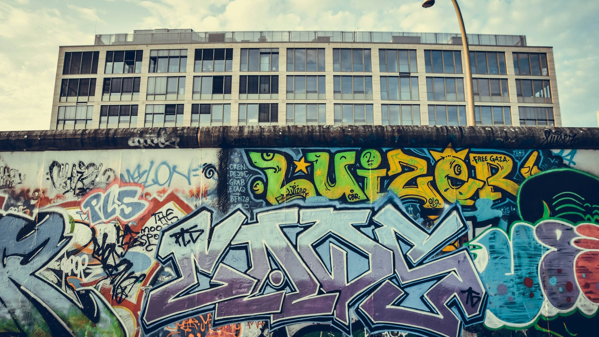 Graffiti en el Muro de Berlín Graffiti en el Muro de Berlín