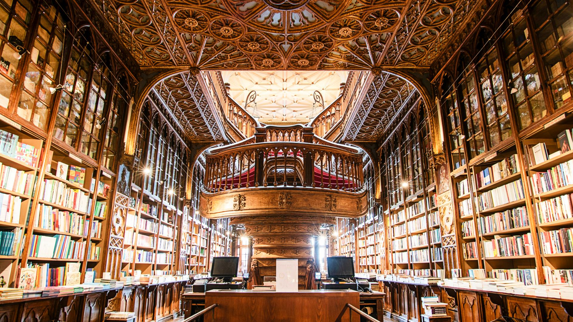 Parte trasera de la Librería Lello