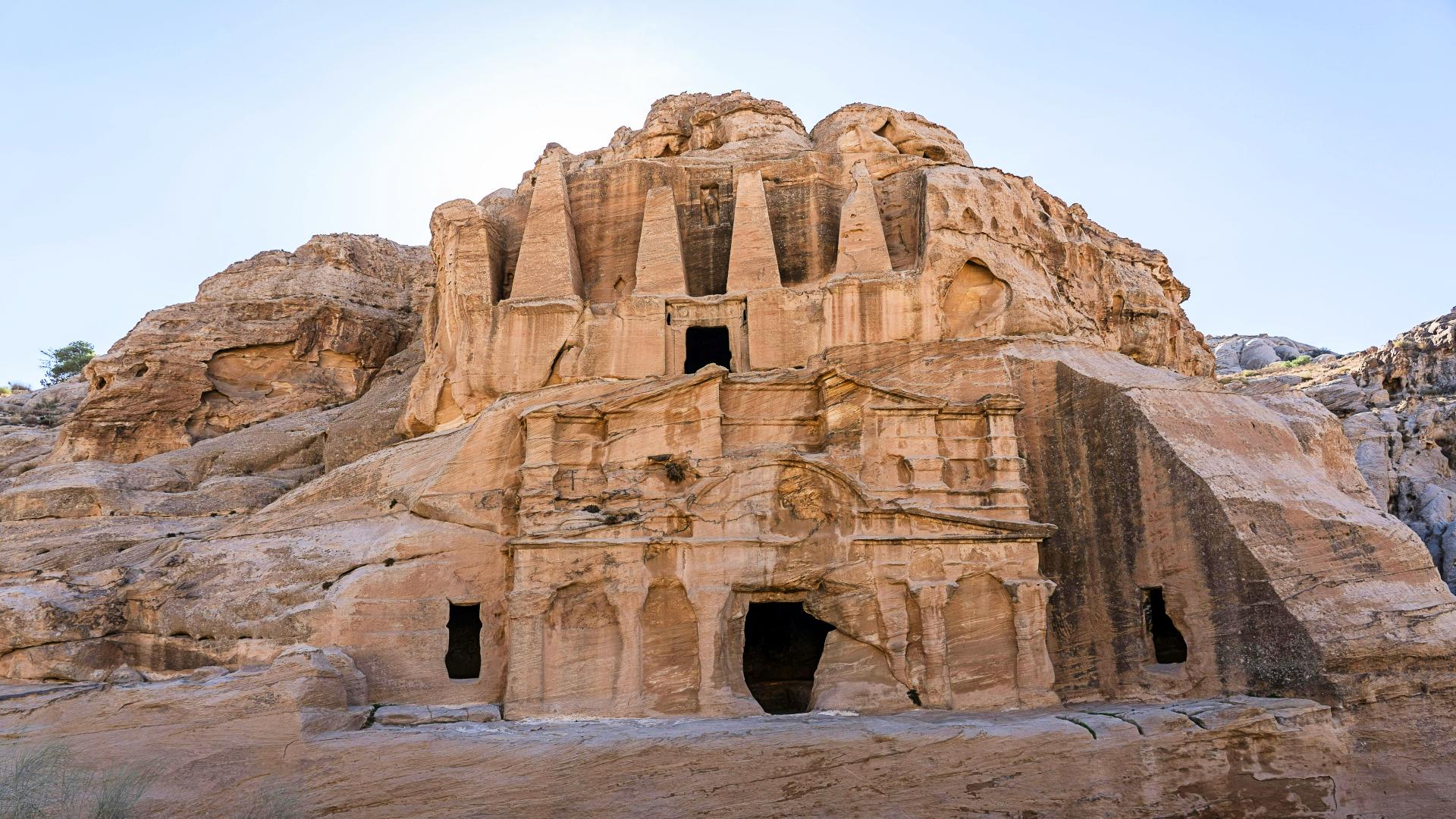 Tumba del obelisco en las ruinas de Petra