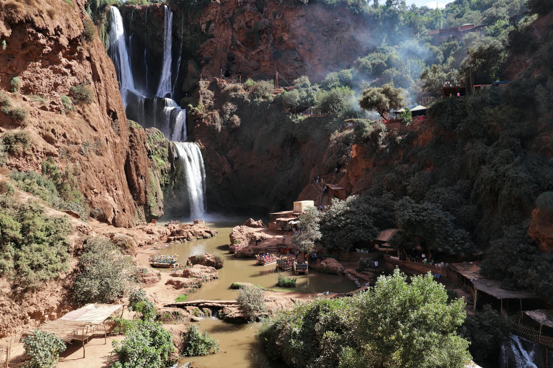 Vistas de las Cascadas de Ouzoud y el valle Vistas de las Cascadas de Ouzoud y el valle