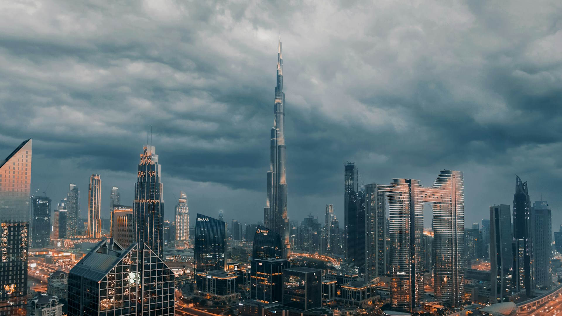 Vistas del Burj Khalifa mientras cae la tarde