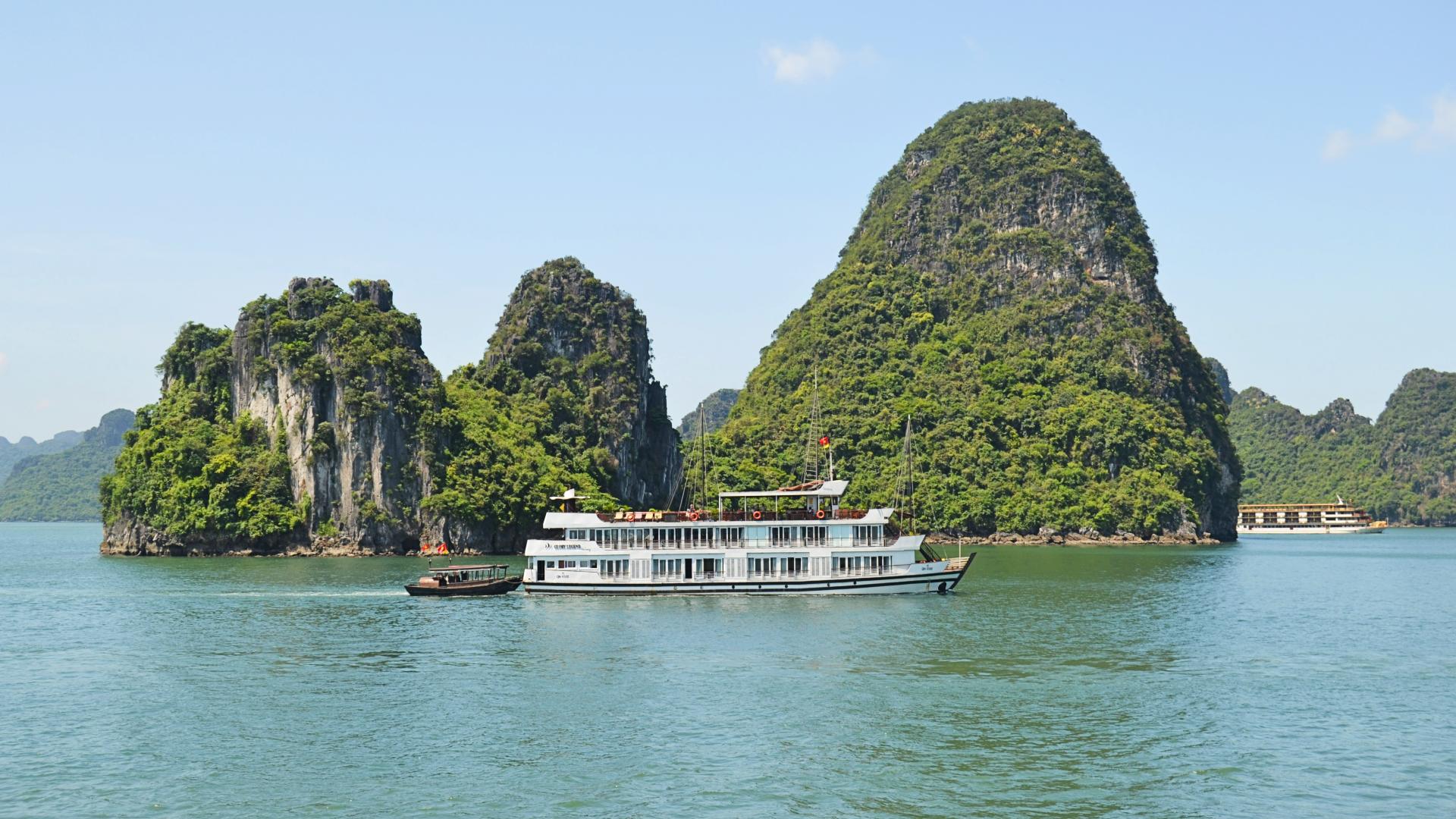 crucero-bahia-ha-long Crucero surcando la Bahía de Ha-Long