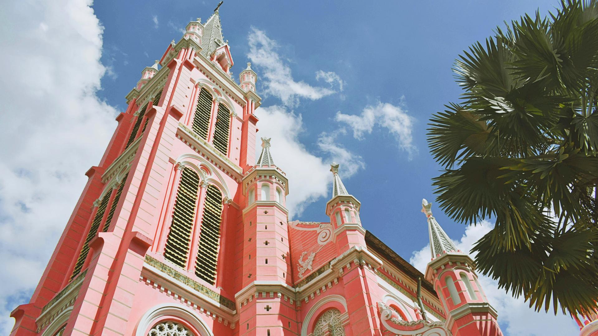 iglesia-rosa-ho-chi-minh Iglesia del Sagrado Corazón de Jesús: la iglesia rosa de Ho Chi Minh