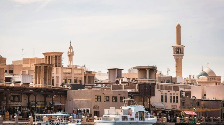 Skyline del barrio histórico Al Fahidi de Dubái