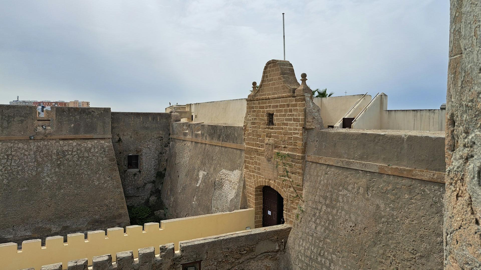 Entrada al Castillo de Santa Catalina
