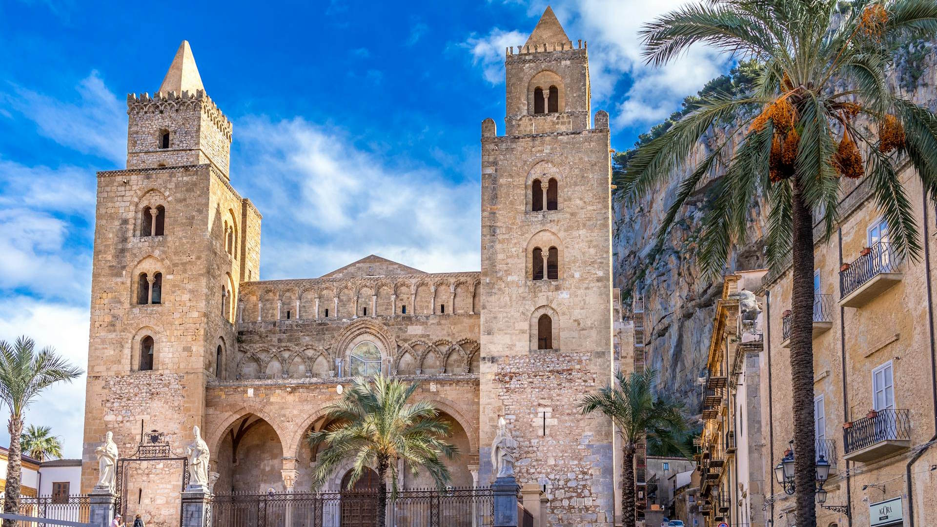 Catedral de Cefalú, una joya del arte medieval europeo Catedral de Cefalú, una joya del arte medieval europeo