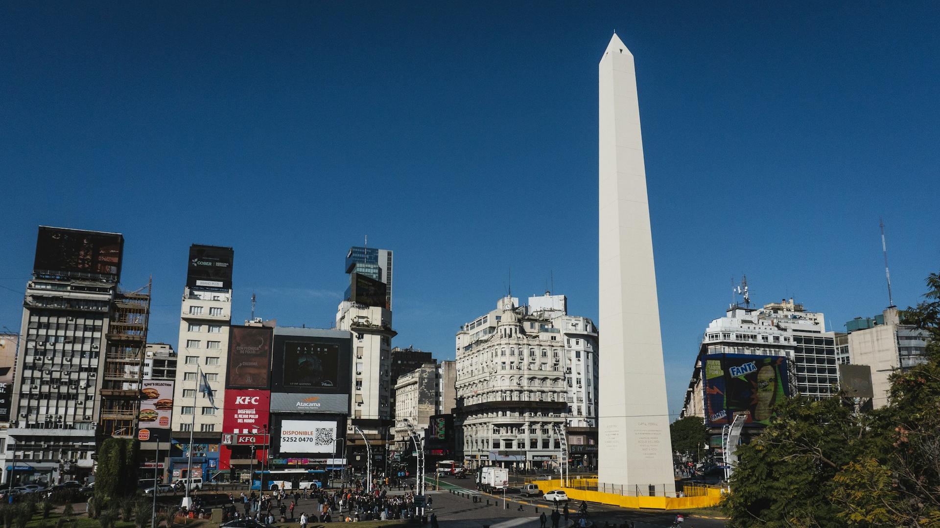 Obelisco de la Avenida 9 de Julio en Buenos Aires