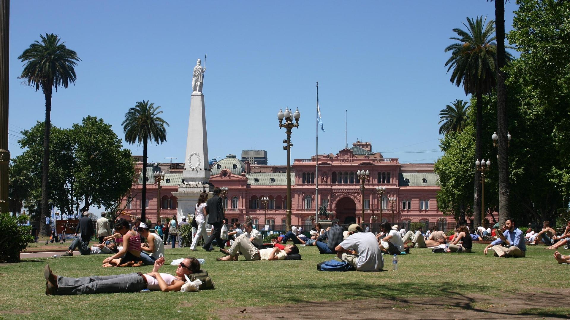 Plaza de Mayo y vistas a la Casa Rosada