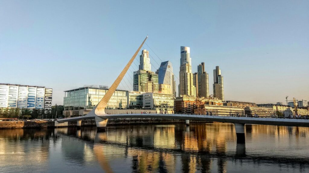 Puente de la mujer en Puerto Madero
