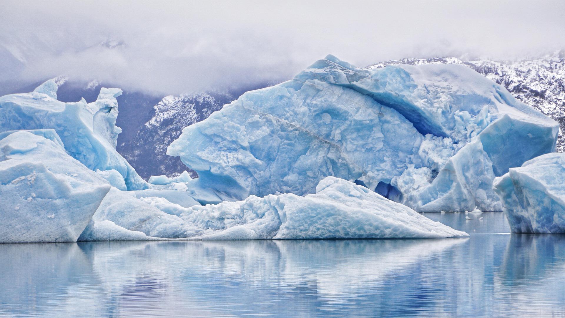 Iceberg de la Patagonia Chilena Iceberg de la Patagonia Chilena