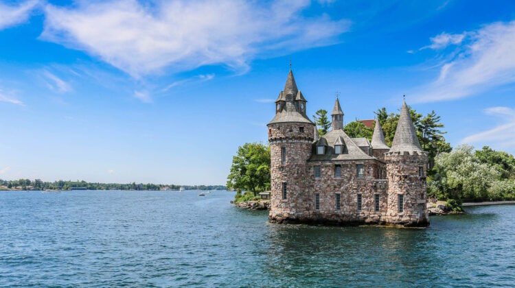 Castillo Boldt sobre el río San Lorenzo