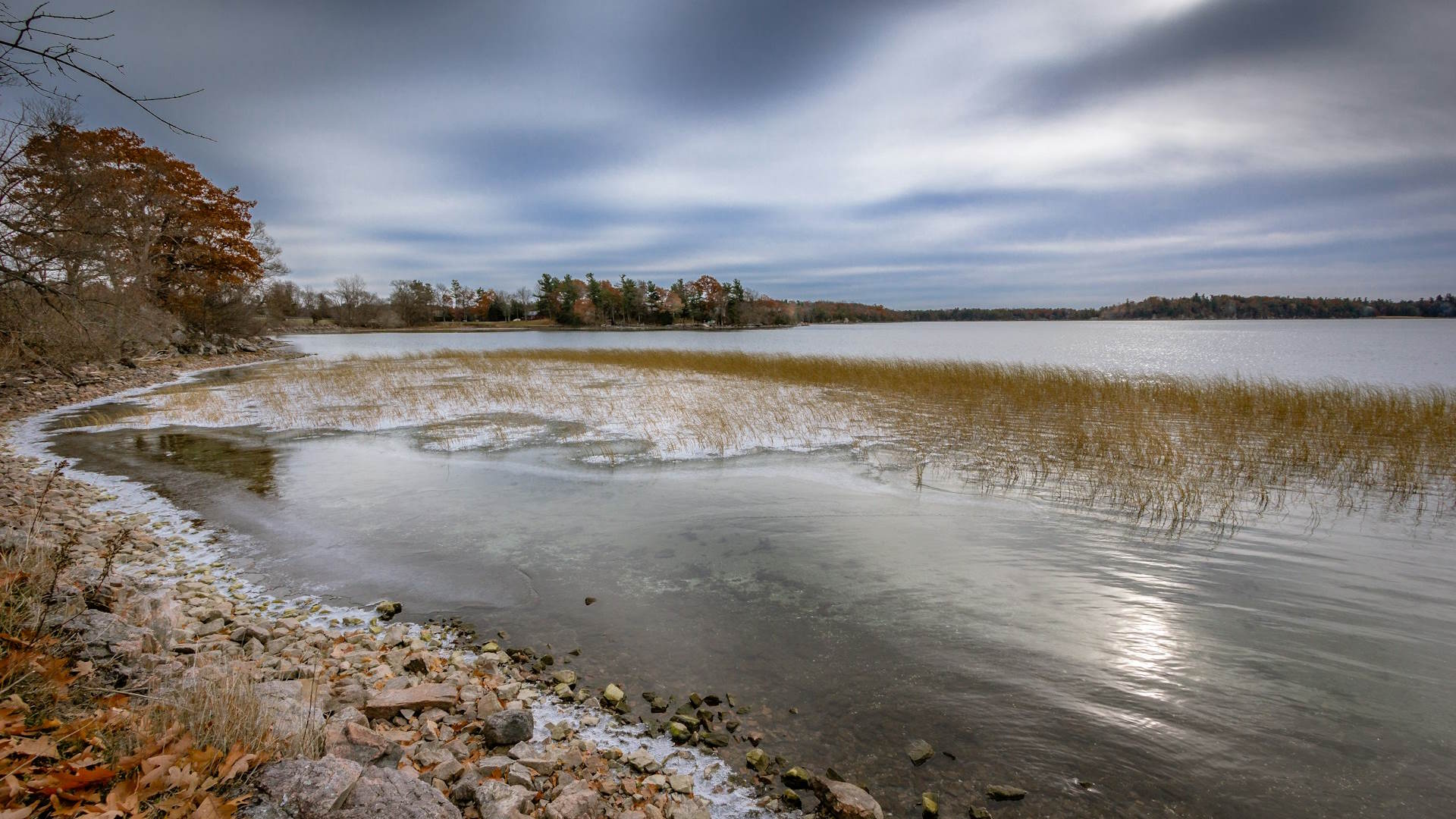 Orilla del río San Lorenzo en el archipiélago