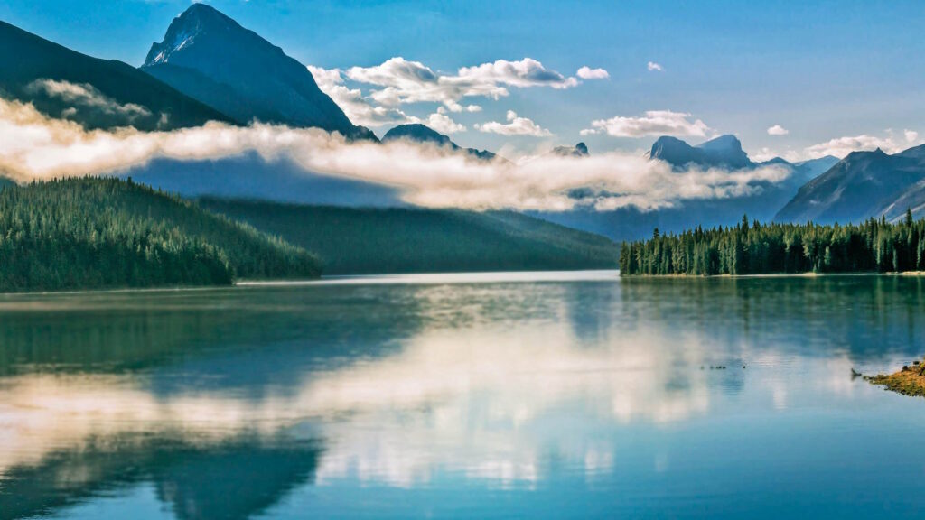 Lago de color turquesa del Parque Nacional Jasper