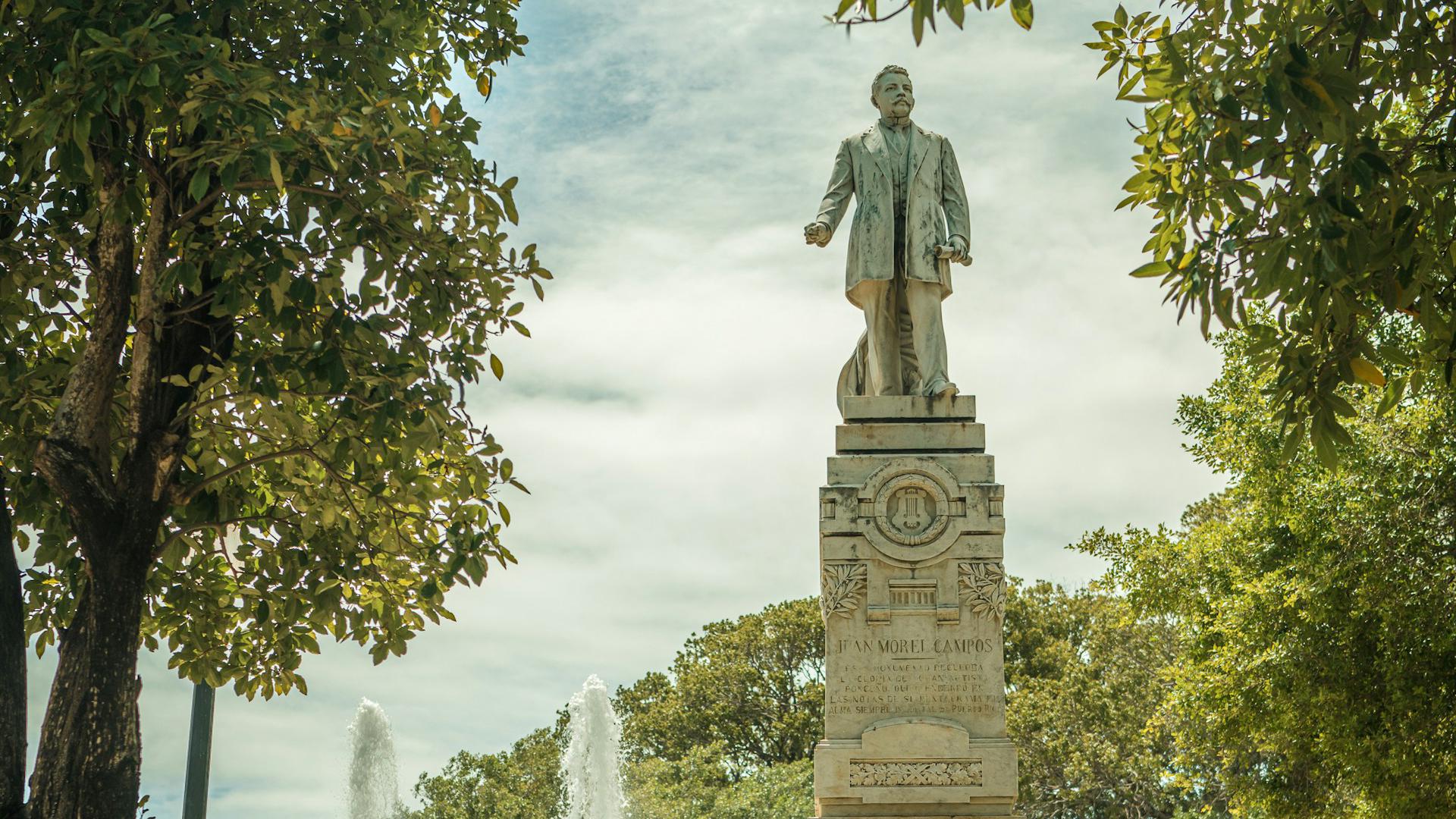 Monumento a Juan Morel Campos en la Plaza Las Delicias