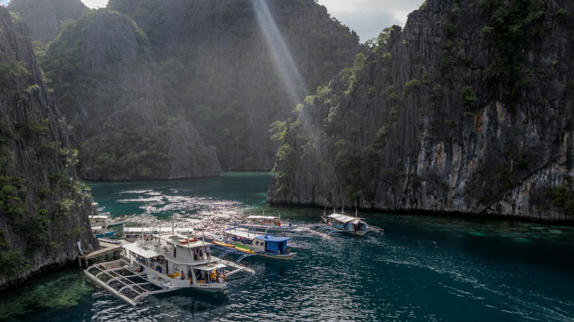 Muelle del Lago Kayangan